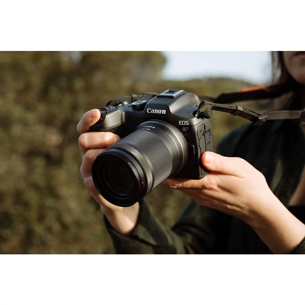 CANON EOS R7 + RF-S 18-150mm F3.5-6.3 IS STM Hybridkamera – Bild 2